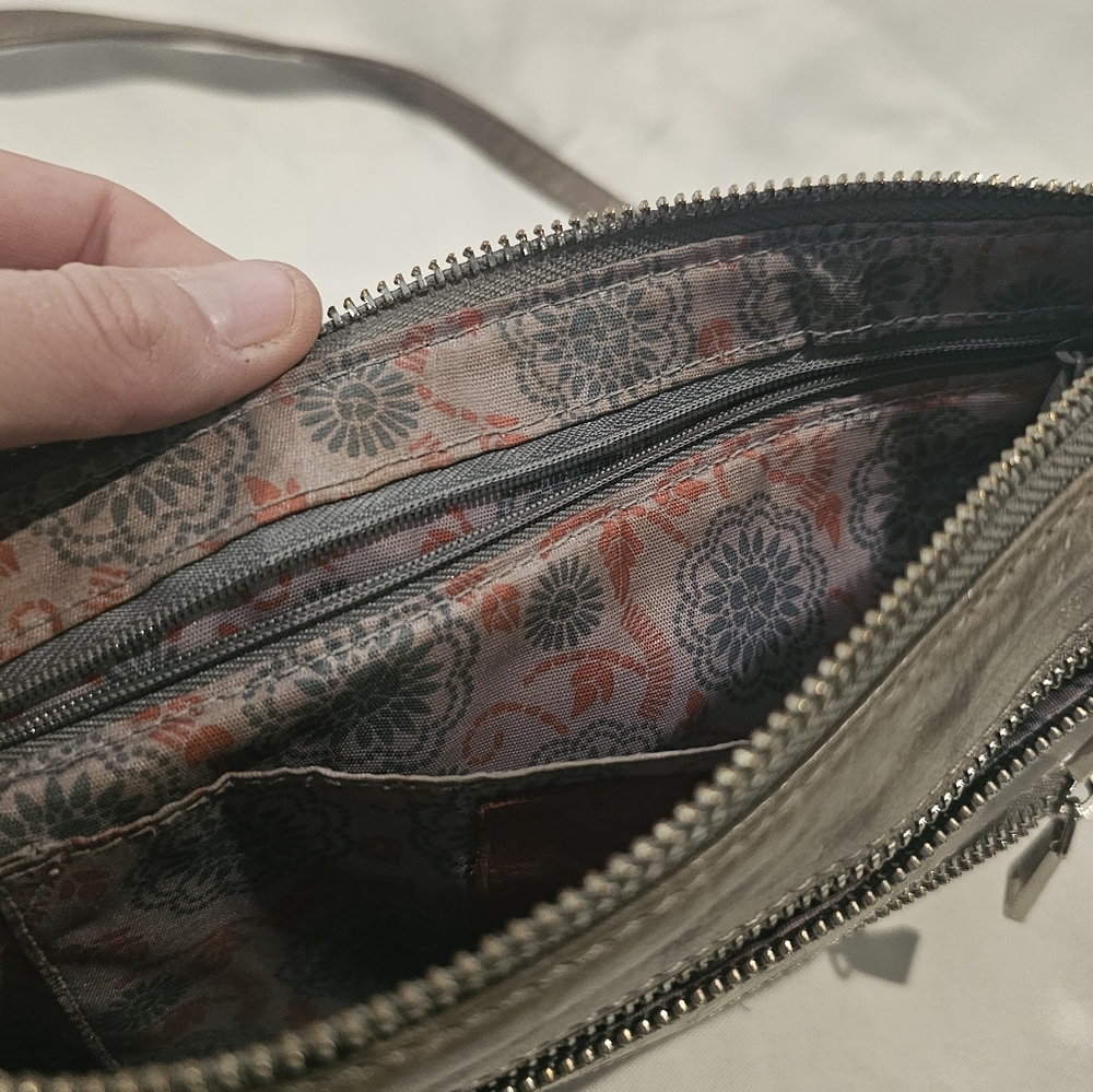 HOBO Crossbody - Picture 3 of 5